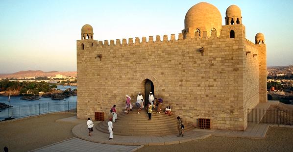El-Mausoleo-de-Aga-Khan 2